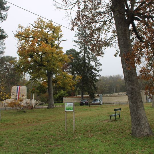 Place des Combattants-Morts-pour-la-France