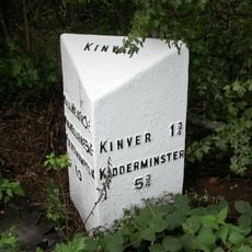 Milepost, S of Stowton, nr Dunsley turn