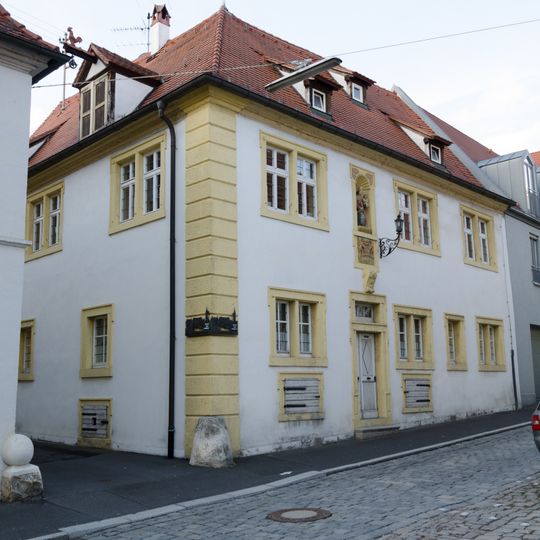 Ehemals Wohnwirtschaftsgebäude