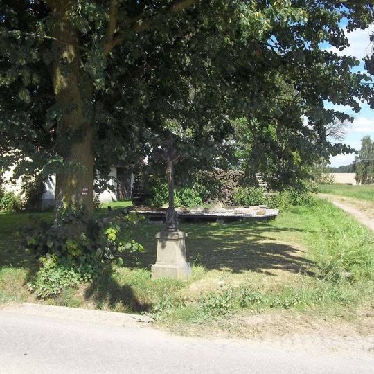 Kříž jižně od Březiny