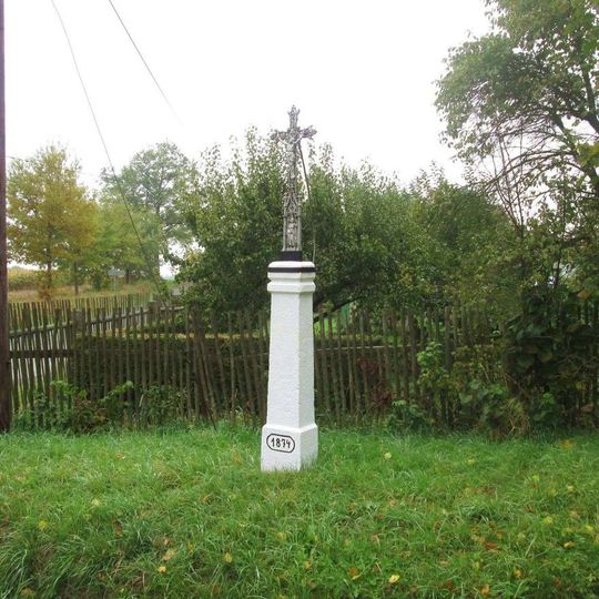 Kříž v Osvračíně na křižovatce