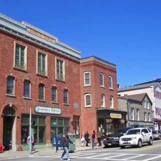 Warwick Village Historic District