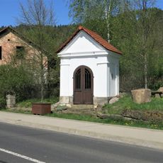 Kaplička naproti domu 70 ve Svojkově