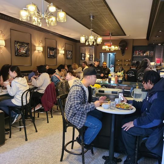 Cafe La Maude
