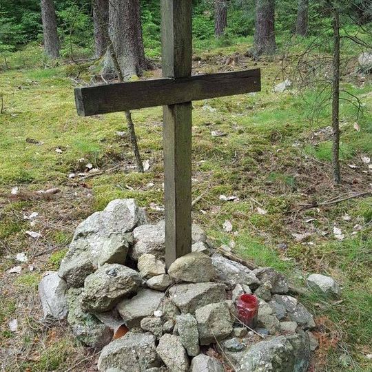 Kříž nad Pytláckou roklí severně od Dobříva