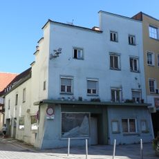 Wohn- und Geschäftshaus,