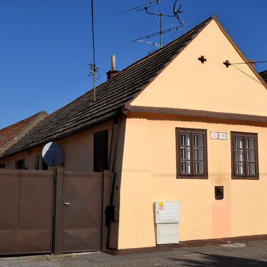 Ľudový dom s hospodár. časťou