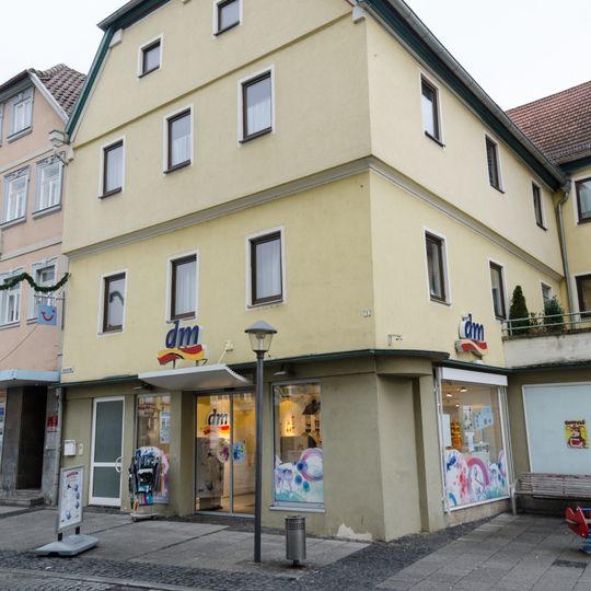 Wohn- und Geschäftshaus