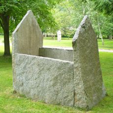 Žulová plastika v parku Bažantnice v Milevsku