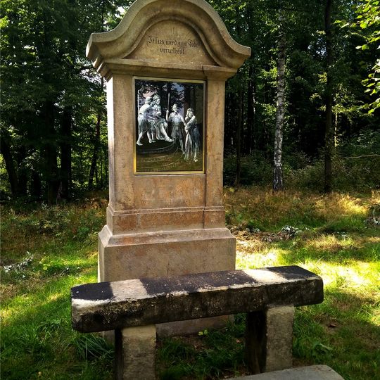 Kapličky Křížové cesty východně od Lobendavy