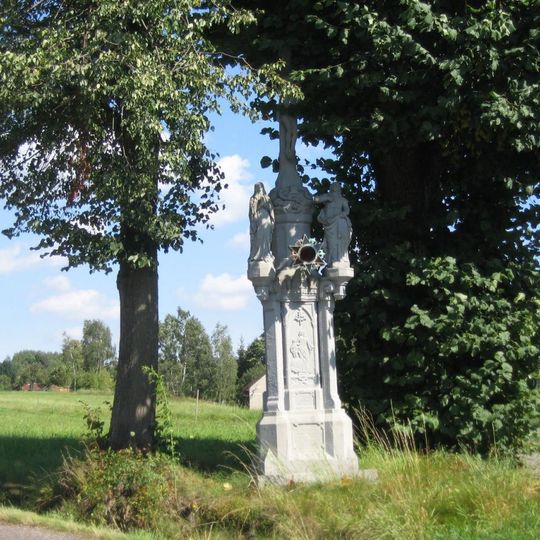 Pamětní kříž u silnice na Bystré v Bačetíně