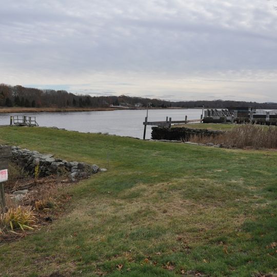 Dighton Wharves Historic District