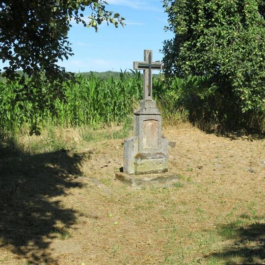 Kříž u silnice na severozápadním okraji Blíževedel