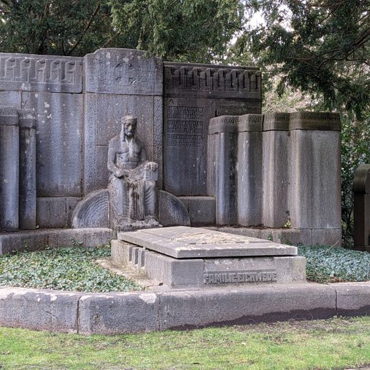 Tomb for the Eichwede family