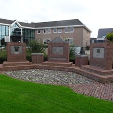 Monument in de Burgemeester Lodderstraat