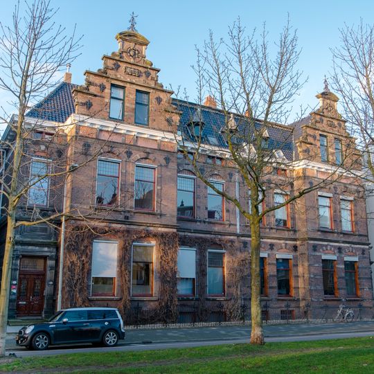 Ubbo Emmiussingel 19-21