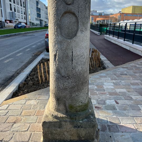 Borne routière, avenue de la Division Leclerc