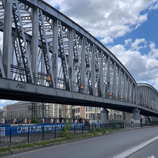 Viaduc de la ligne 2 du métro de Paris