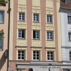 Wohn- und Geschäftshaus