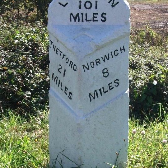 Milestone, jct with B1135 Tuttles Lane