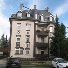 Doppelmietshaushälfte in offener Bebauung (Haushälfte Nr. 109 – 2006 abgebrochen) Schulstraße 107