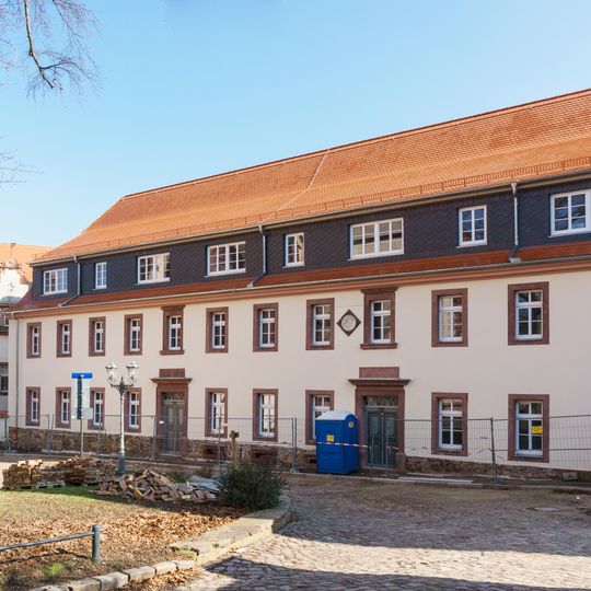 Ehemalige Schule , mit Inschrifttafeln Kirchplatz 4