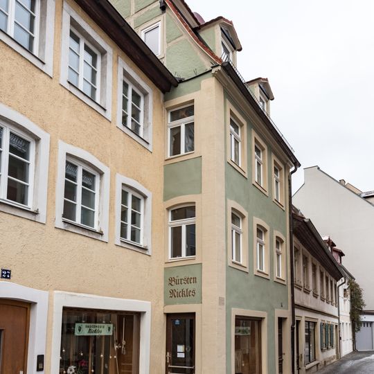 Wohn- und Geschäftshaus