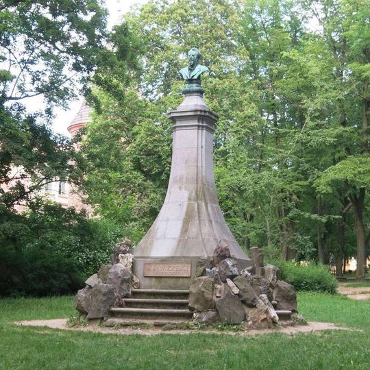 Pomník Jana Krejčího v parku v ulici Komenského v Klatovech