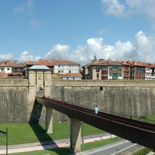 Walls and gates in Hondarribia