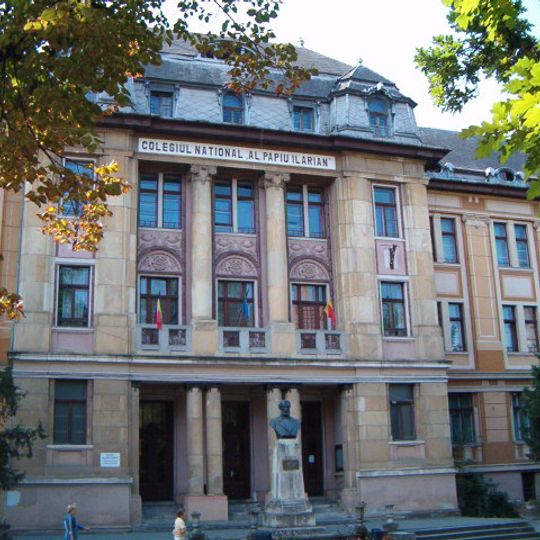 Alexandru Papiu Ilarian college