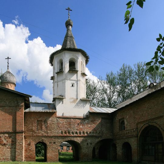 Колокольня с переходом