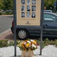 Gedenktafel zur Erinnerung an die Opfer des rassistischen Anschlags vom 19.02.2020
