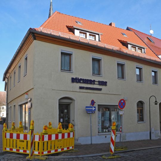Wohnhaus in Ecklage Dresdner Straße 1