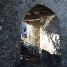 Porta del castell d'Eroles