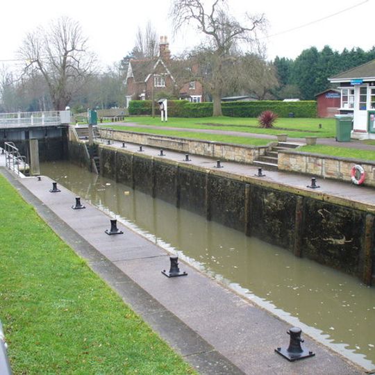 Shepperton Lock