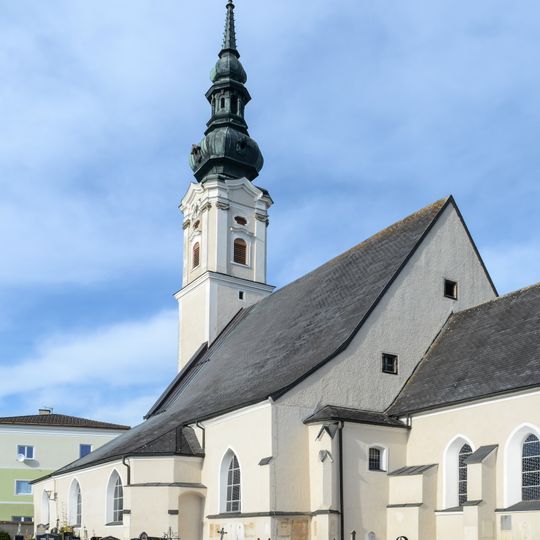 Kath. Pfarrkirche und Friedhof Obernberg am Inn