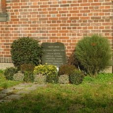 Pomník obětem 2. světové války u staré kanalizační čistírny v Bubenči