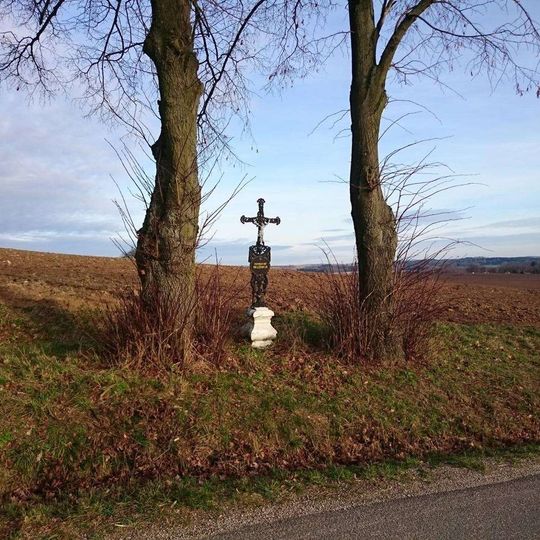 Kříž východně od Hadravovy Rosičky