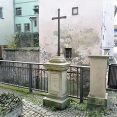 Kříž na rohu ulic Komenského a Nerudova v České Kamenici