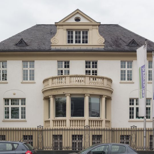 Kurt-Schumacher-Straße 8