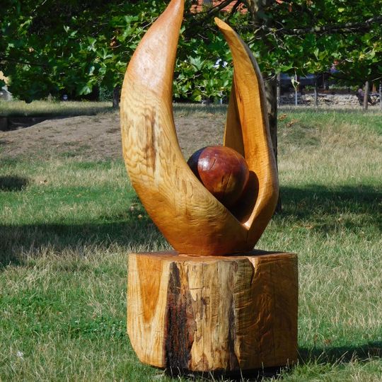 Wooden sculpture at Chvaly Castle