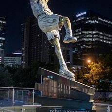Statue of Dirk Nowitzki
