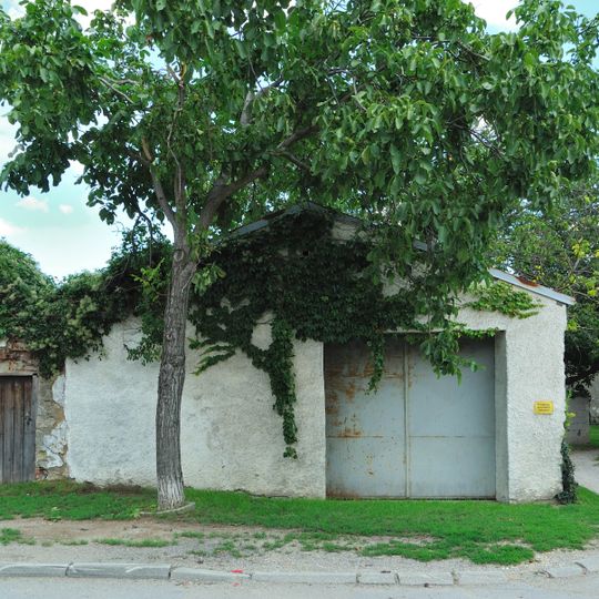 Ortsbefestigung mit westl. Scheunenwand