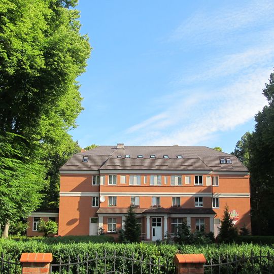 Здание пансионата )