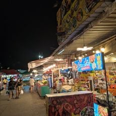 Sai tai mai center night market