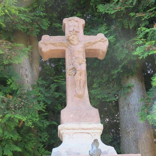 Kříž u autobusové zastávky U Kynčlů v Nové Vsi nad Popelkou