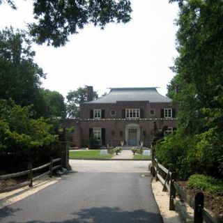 Newton White Mansion