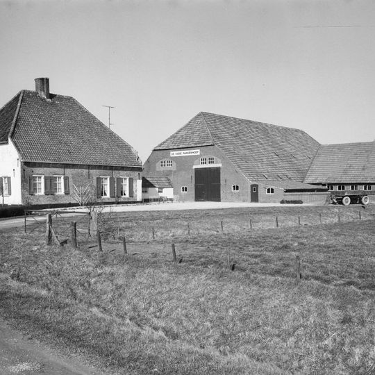 Voogdwerfsesteeg 2, Hank