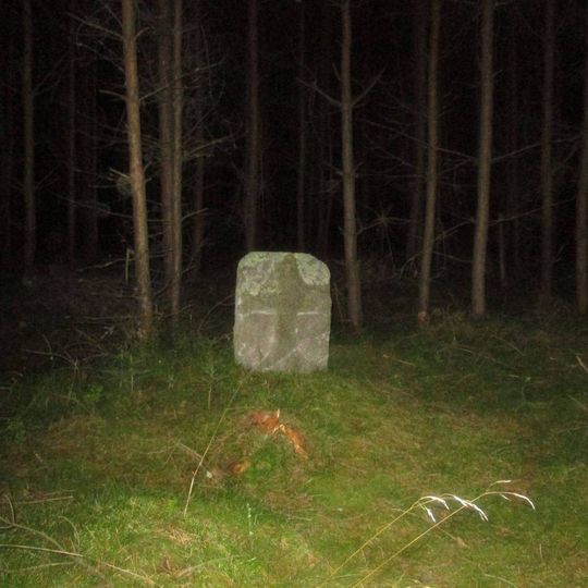 Křížový kámen v lese nad Starým Sedlem