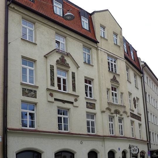 Wohn- und Geschäftshaus